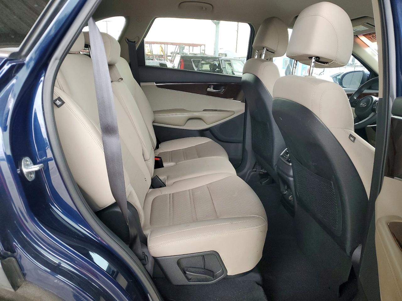 2017 KIA SORENTO LX photo 31