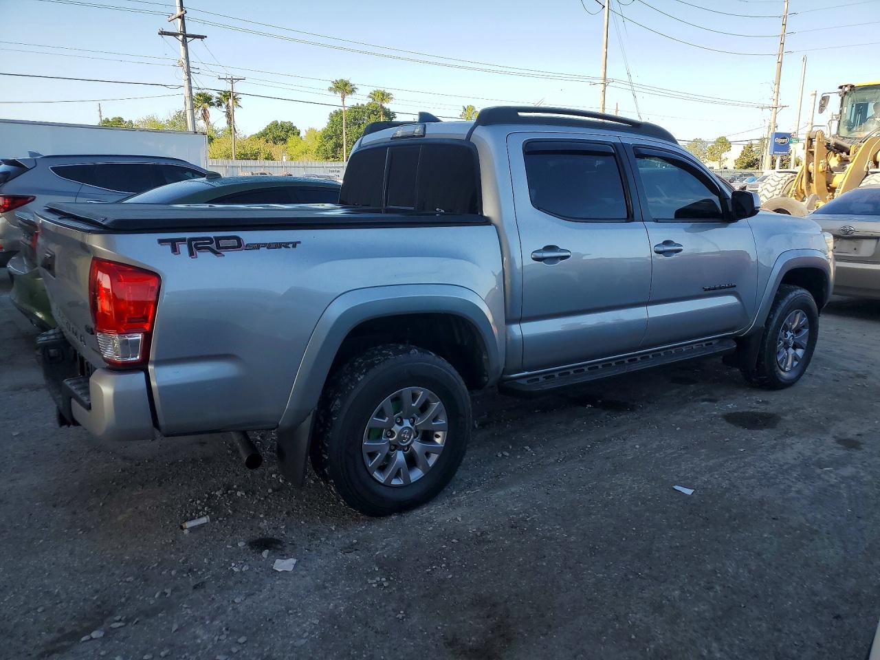 2017 TOYOTA TACOMA SR5 V6 photo 7
