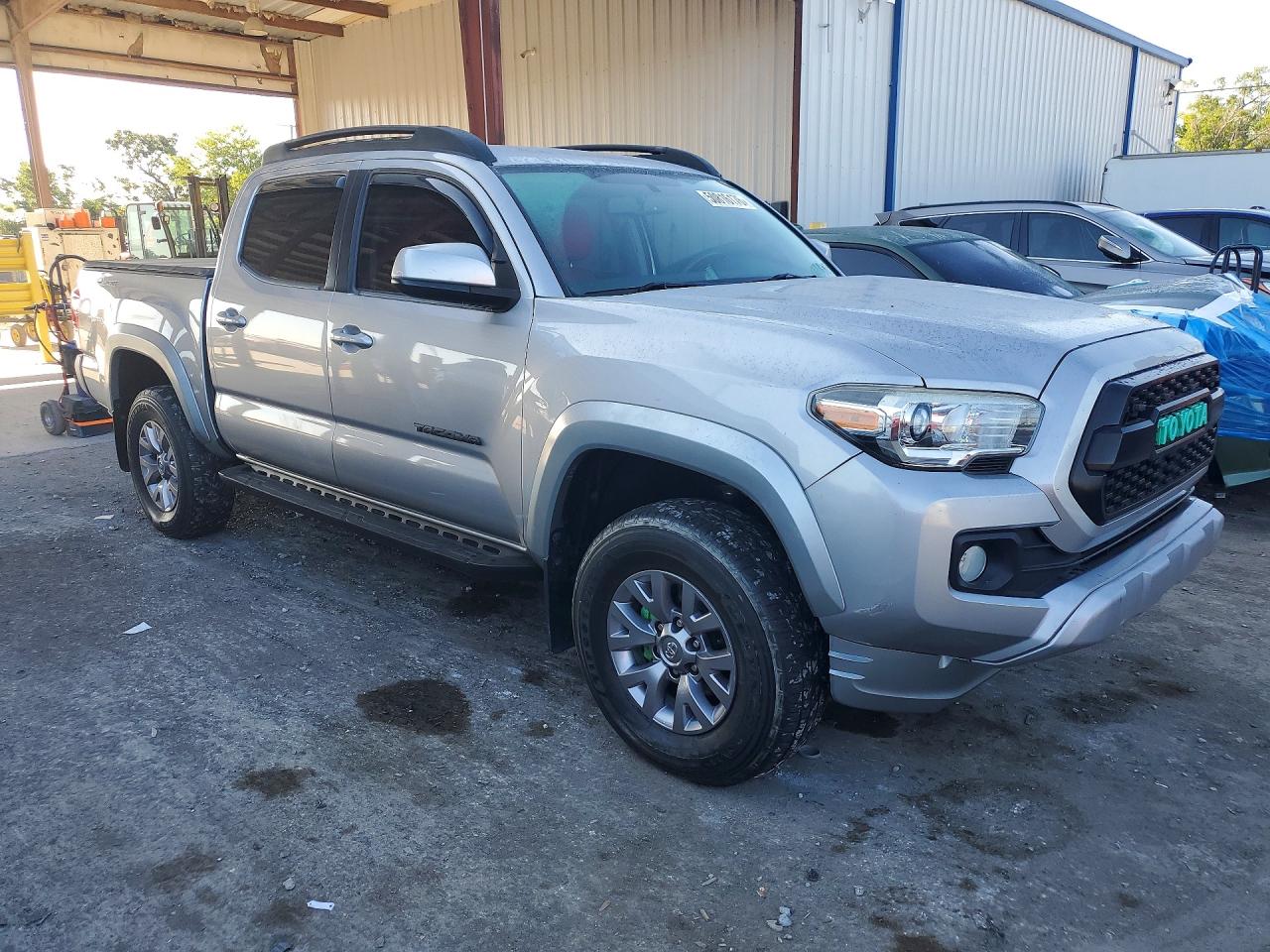 2017 TOYOTA TACOMA SR5 V6 photo 10