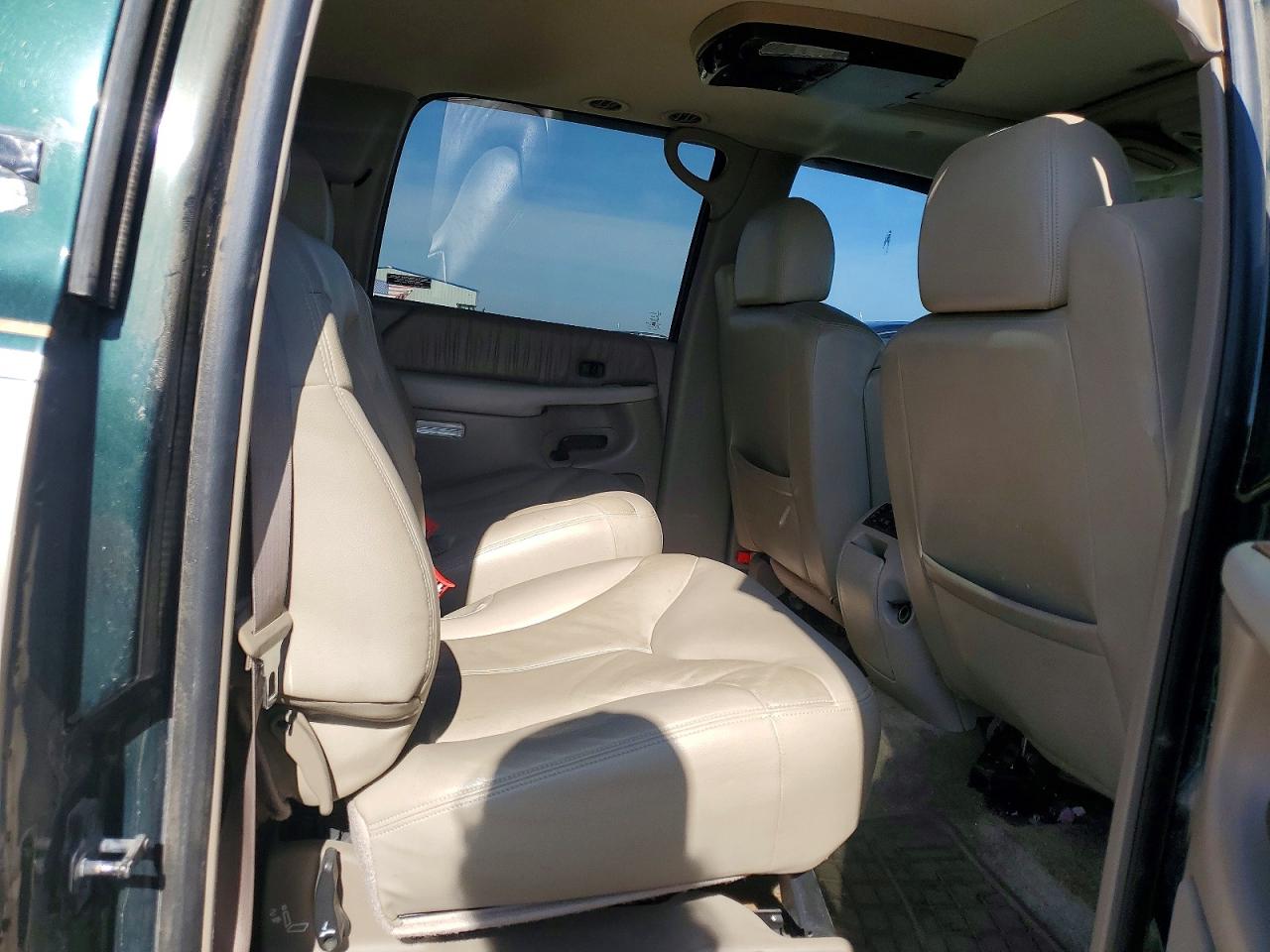 2002 GMC YUKON XL C1500 photo 21