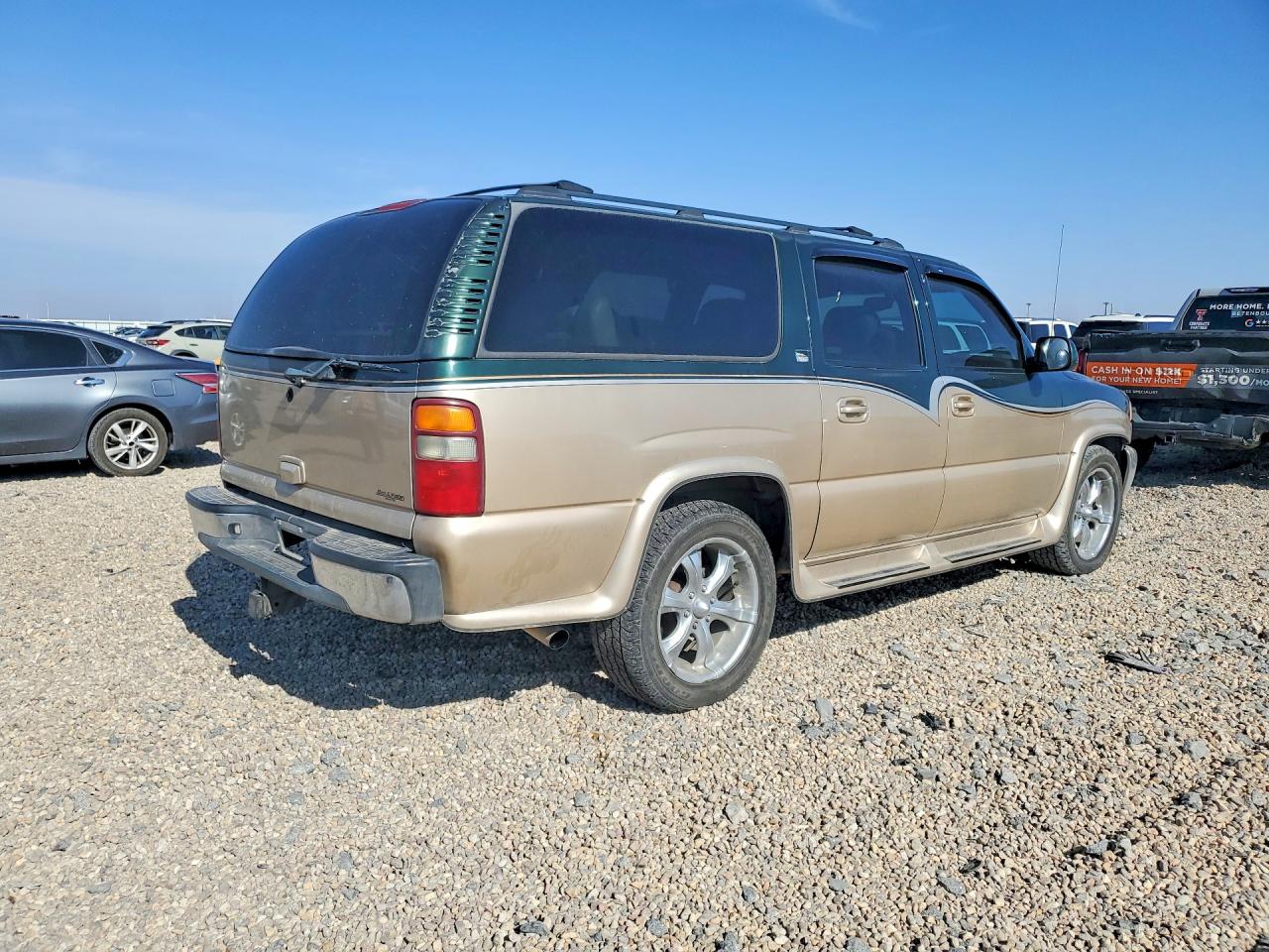 2002 GMC YUKON XL C1500 photo 5