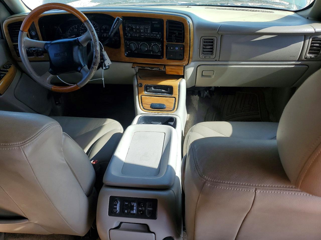 2002 GMC YUKON XL C1500 photo 15