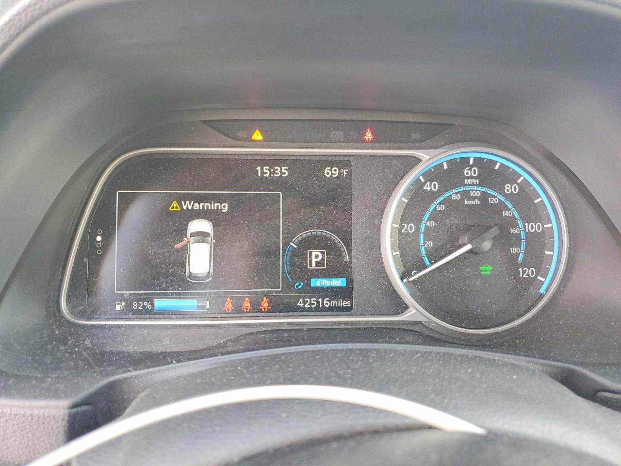 2023 NISSAN LEAF S photo 17