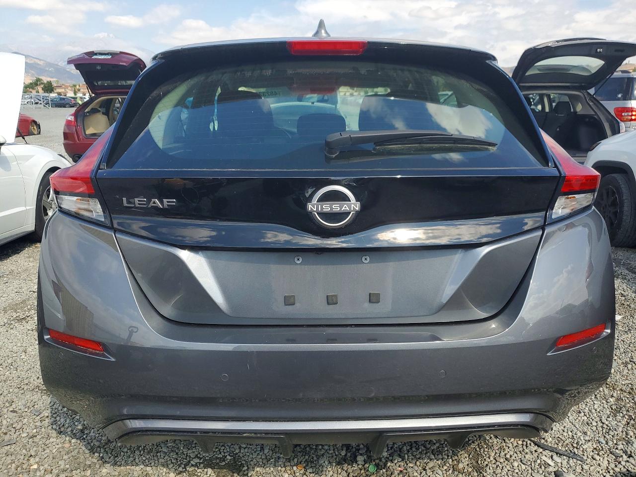 2023 NISSAN LEAF S photo 11