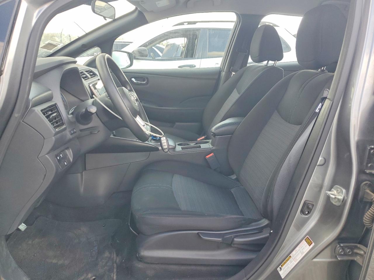 2023 NISSAN LEAF S photo 13