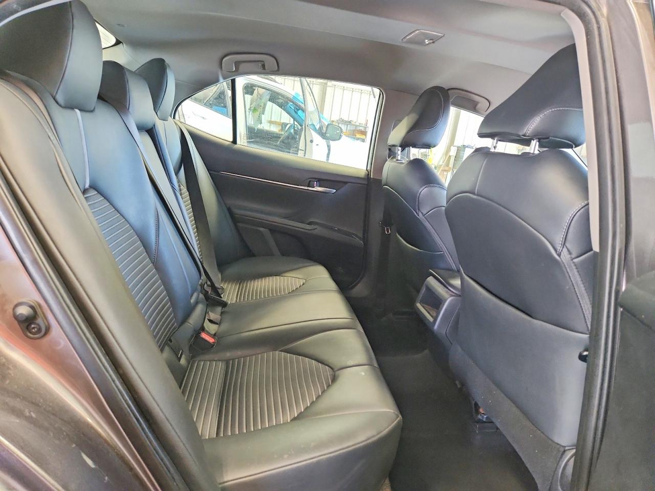 2019 TOYOTA CAMRY SE photo 19