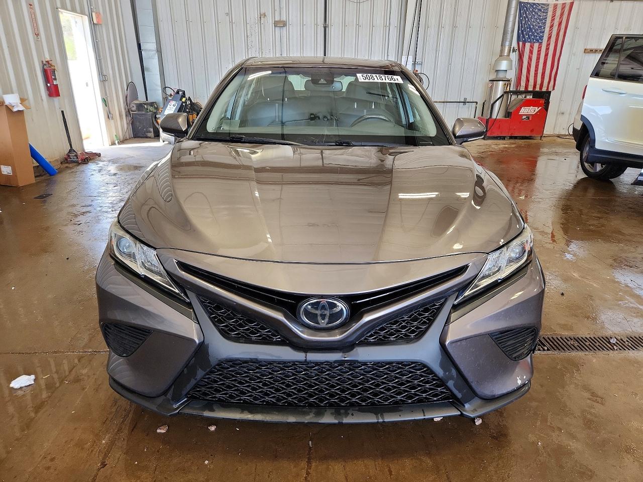 2019 TOYOTA CAMRY SE photo 9