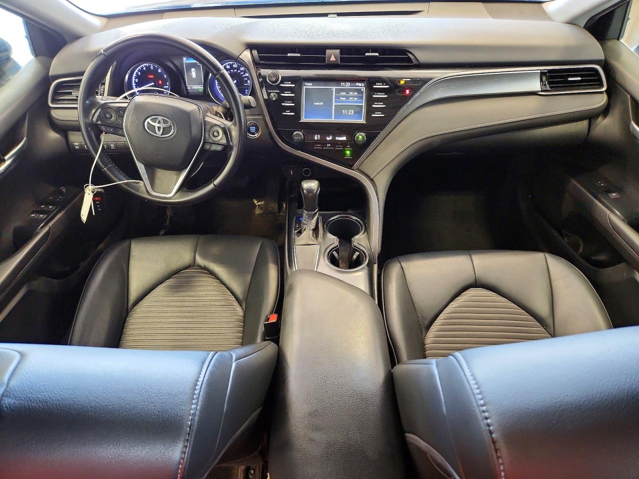 2019 TOYOTA CAMRY SE photo 15