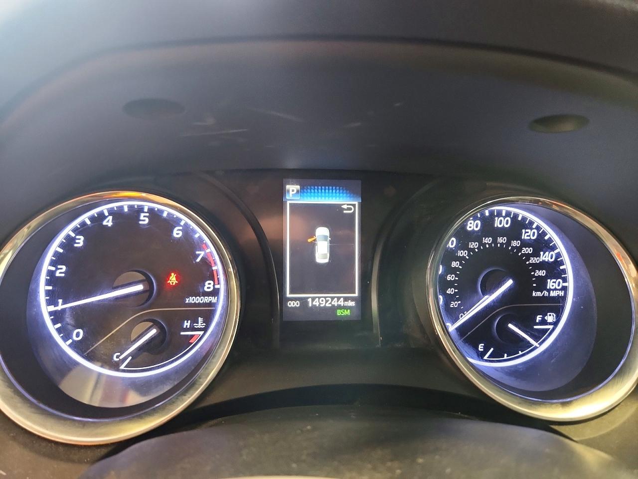 2019 TOYOTA CAMRY SE photo 17