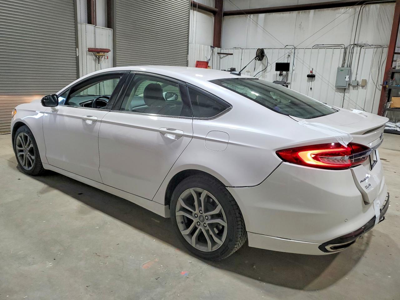 2017 FORD FUSION SE photo 2