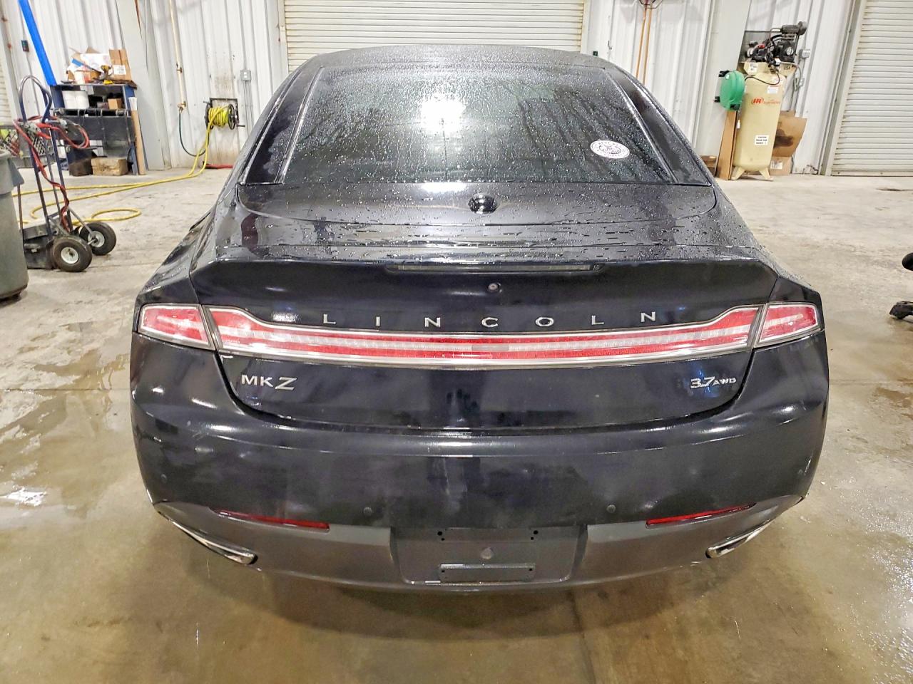 2016 LINCOLN MKZ photo 16
