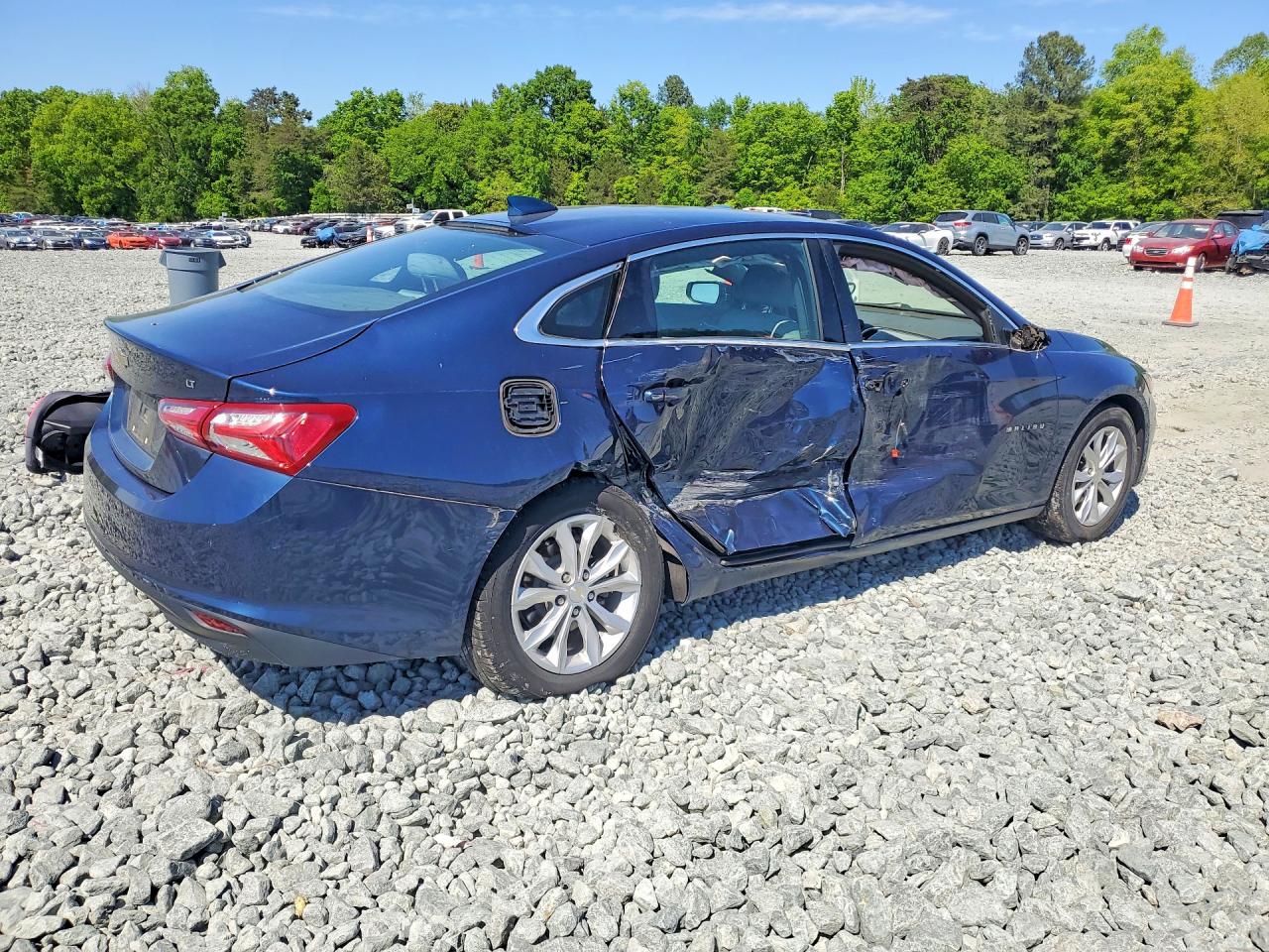 2021 CHEVROLET MALIBU LT photo 3