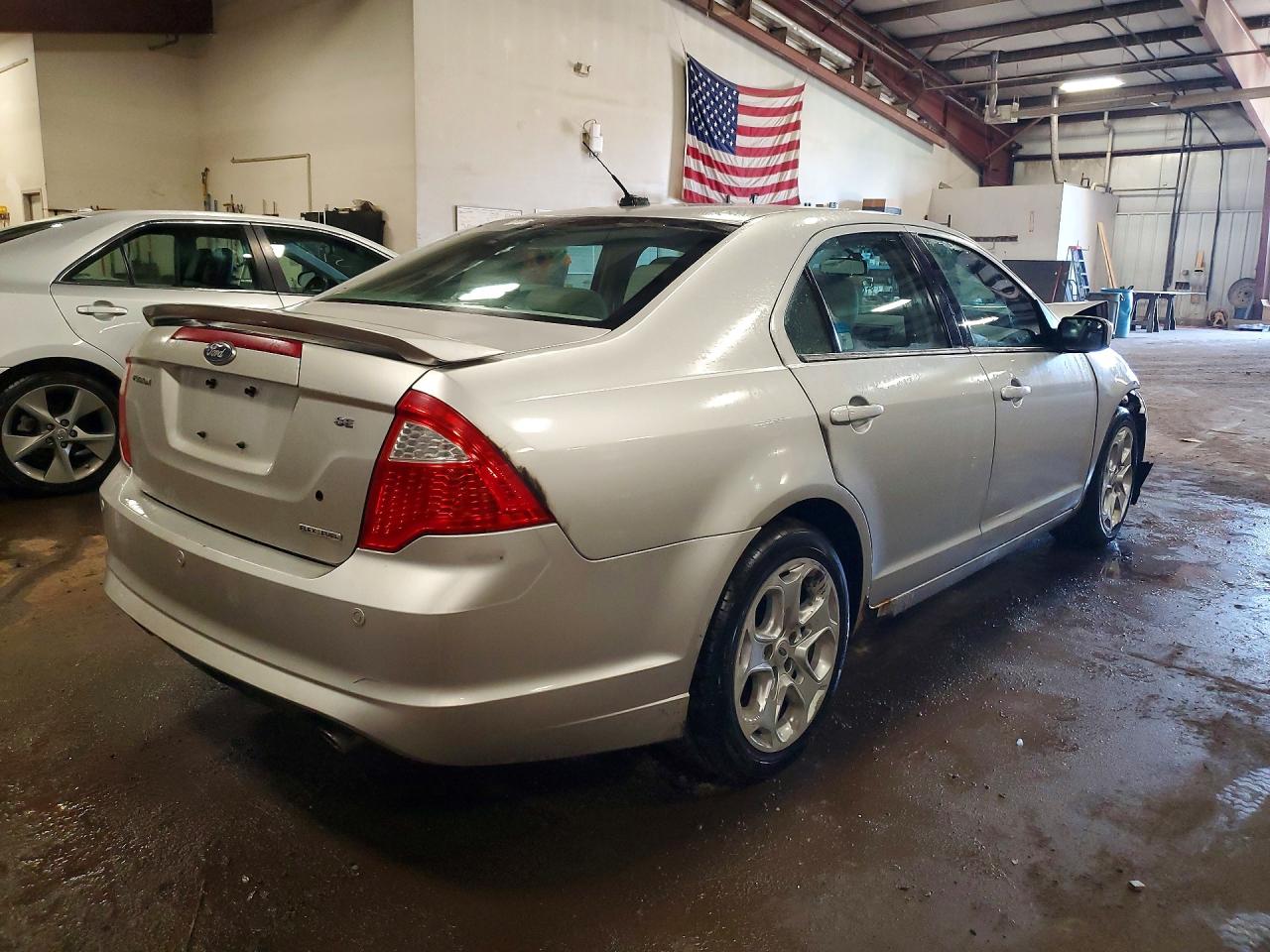 2011 FORD FUSION SE photo 3