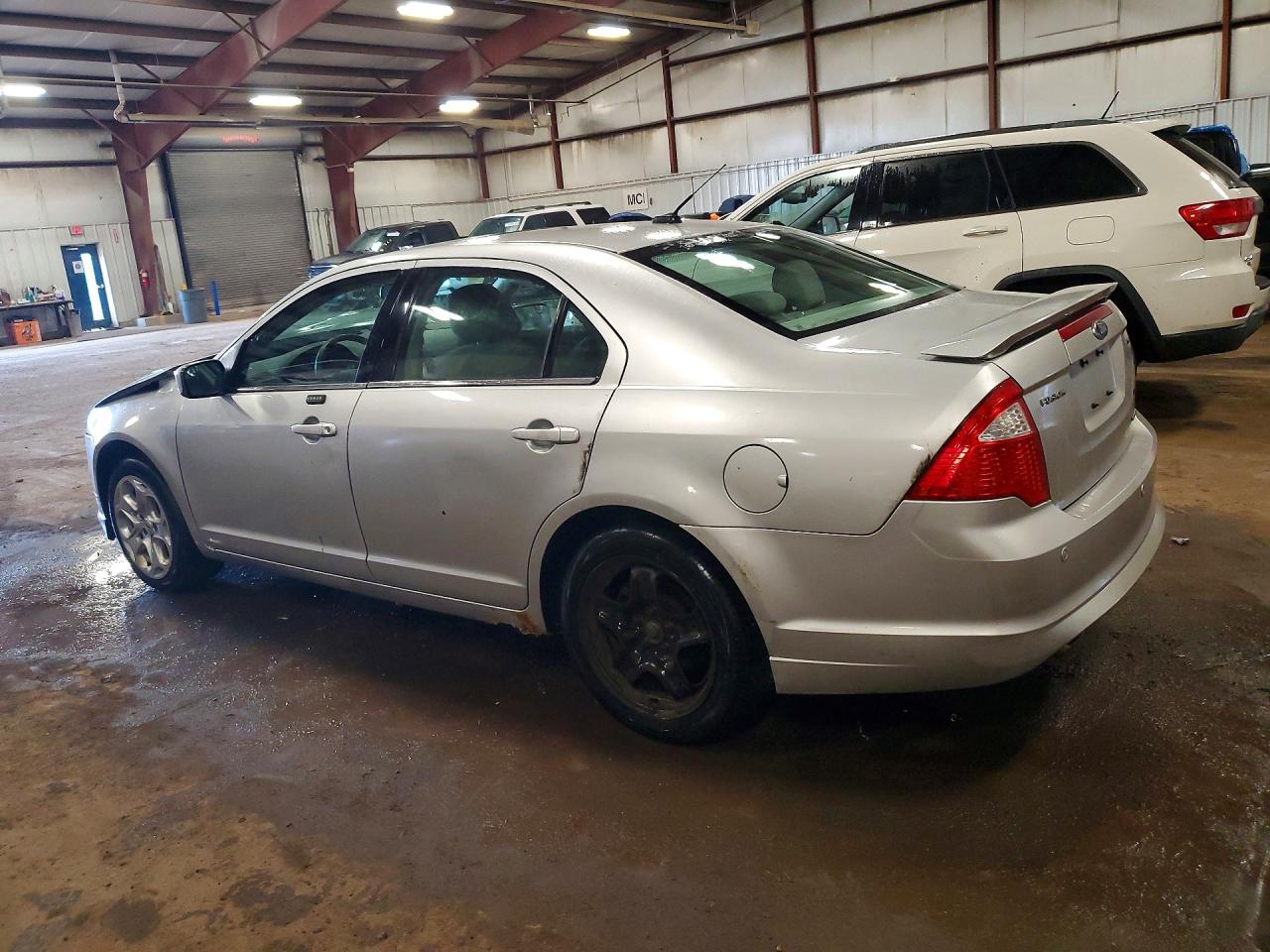 2011 FORD FUSION SE photo 2