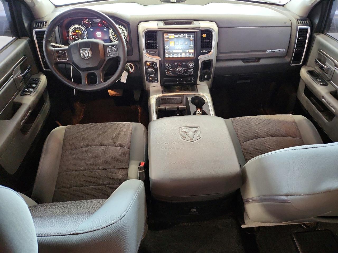 2016 RAM 1500 SLT photo 15
