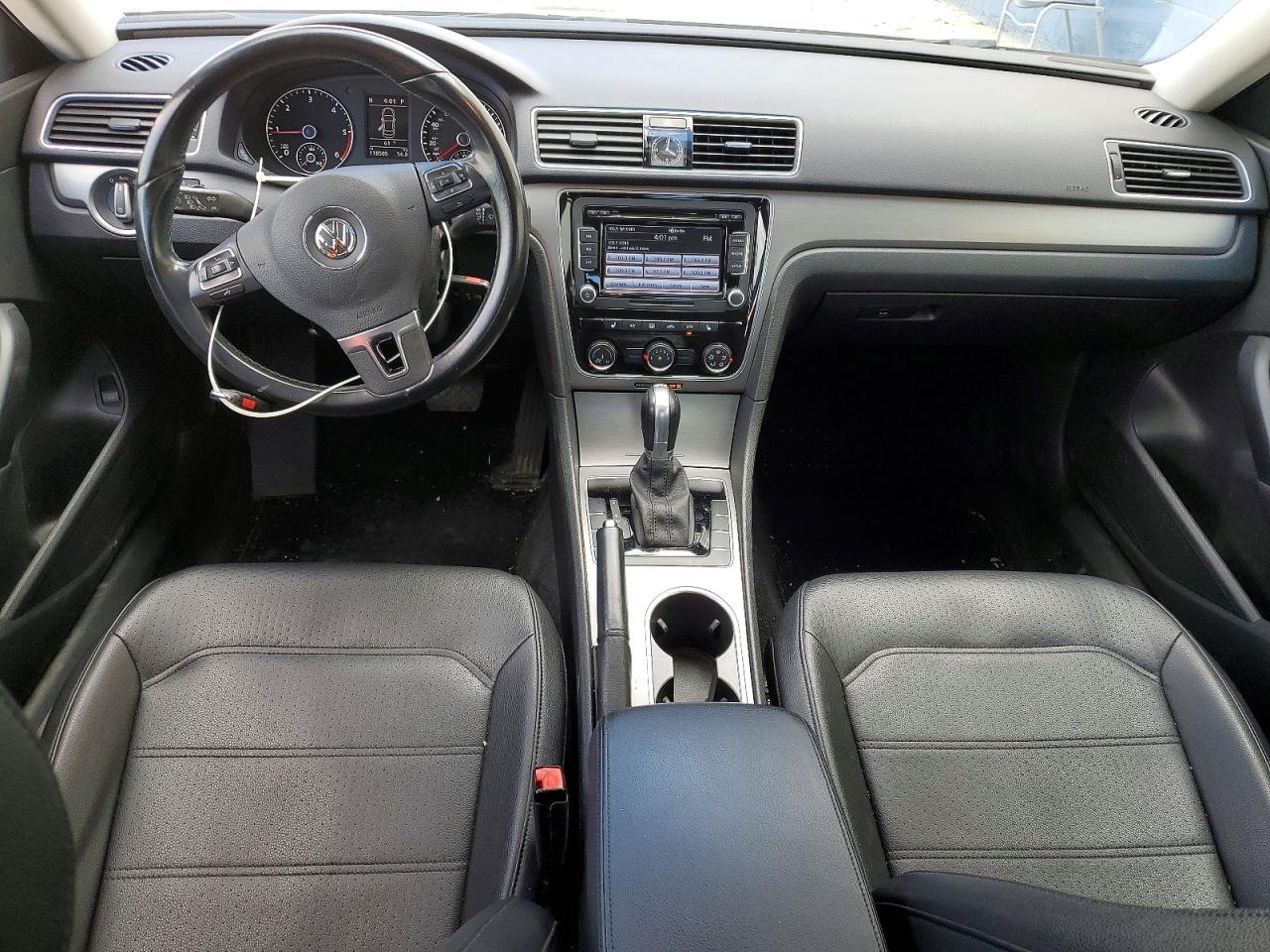 2015 VOLKSWAGEN PASSAT SE photo 22