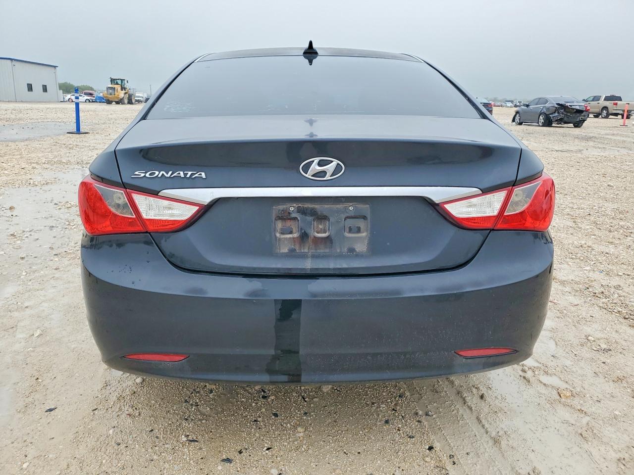 2012 HYUNDAI SONATA GLS photo 16
