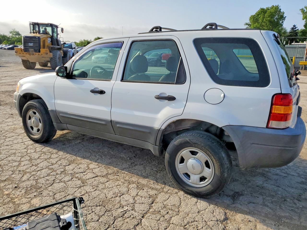 2003 FORD ESCAPE XLS photo 2