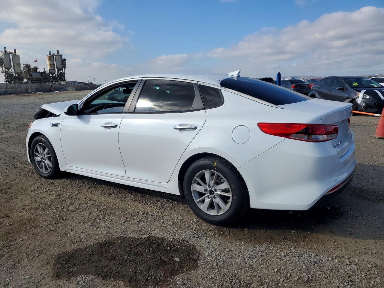2018 KIA OPTIMA LX photo 3