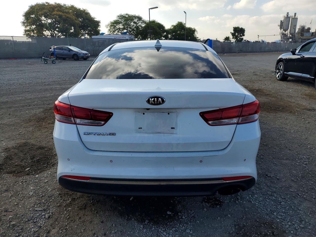 2018 KIA OPTIMA LX photo 11