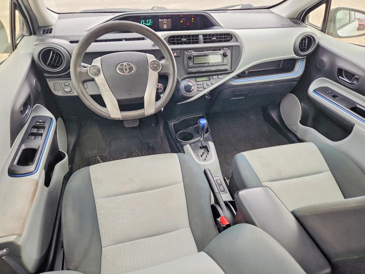 2012 TOYOTA PRIUS C TWO photo 15