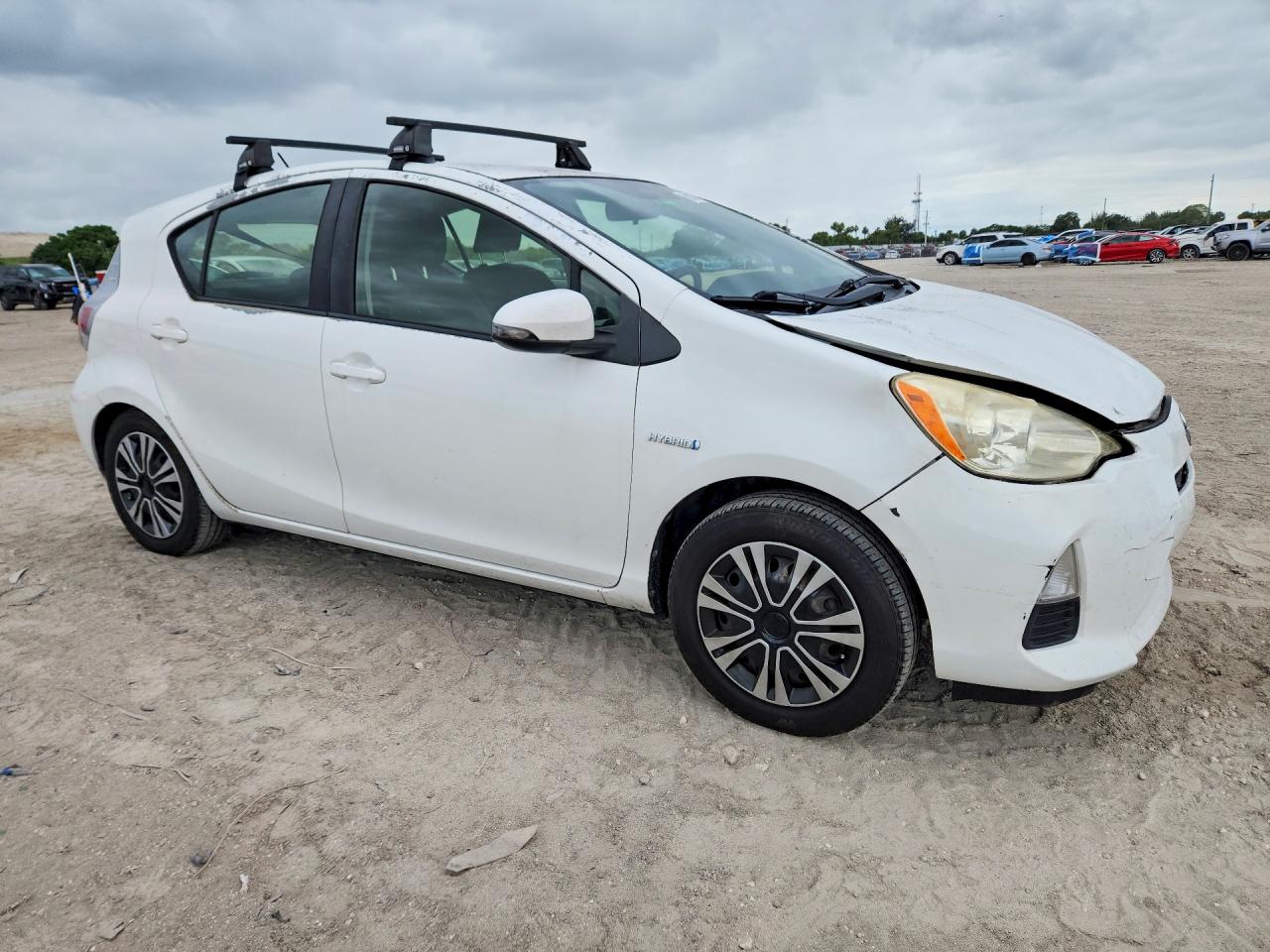 2012 TOYOTA PRIUS C TWO photo 7