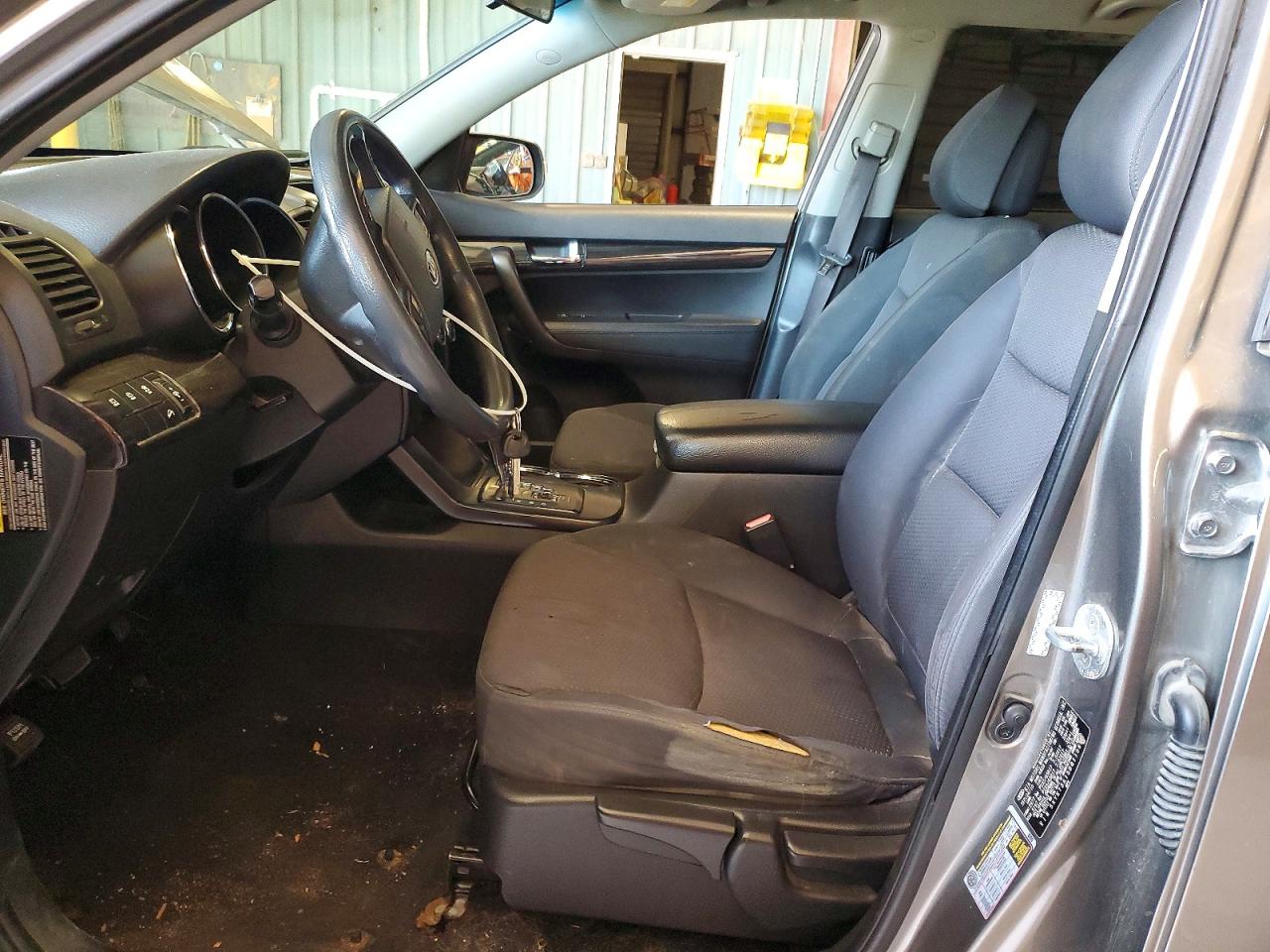 2011 KIA SORENTO LX photo 19
