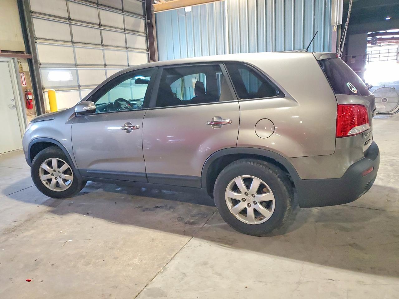 2011 KIA SORENTO LX photo 4