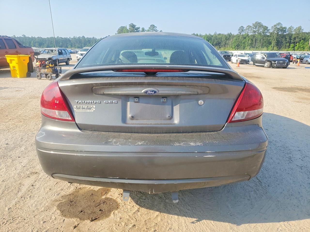 2004 FORD TAURUS photo 16
