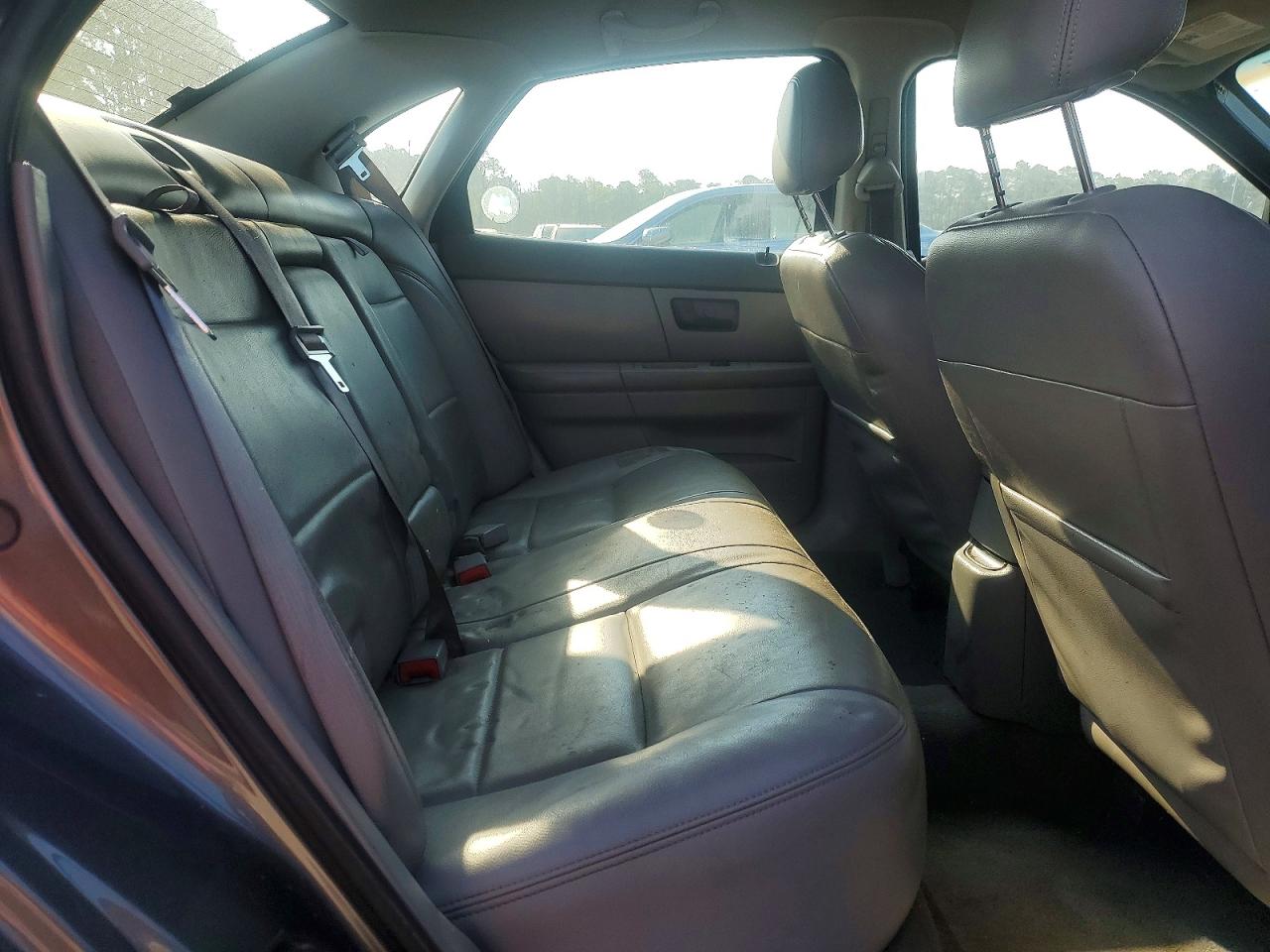 2004 FORD TAURUS photo 28