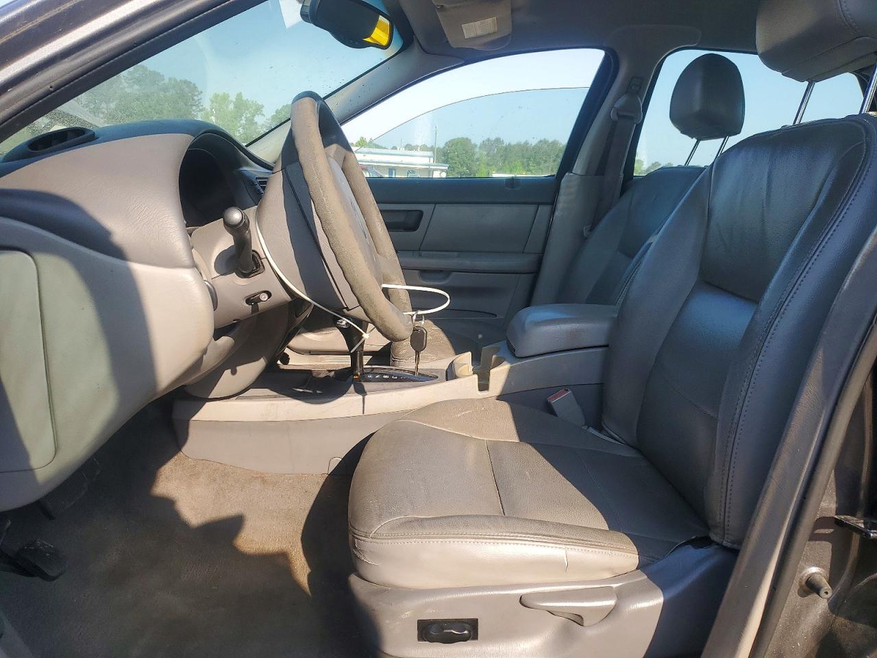 2004 FORD TAURUS photo 19