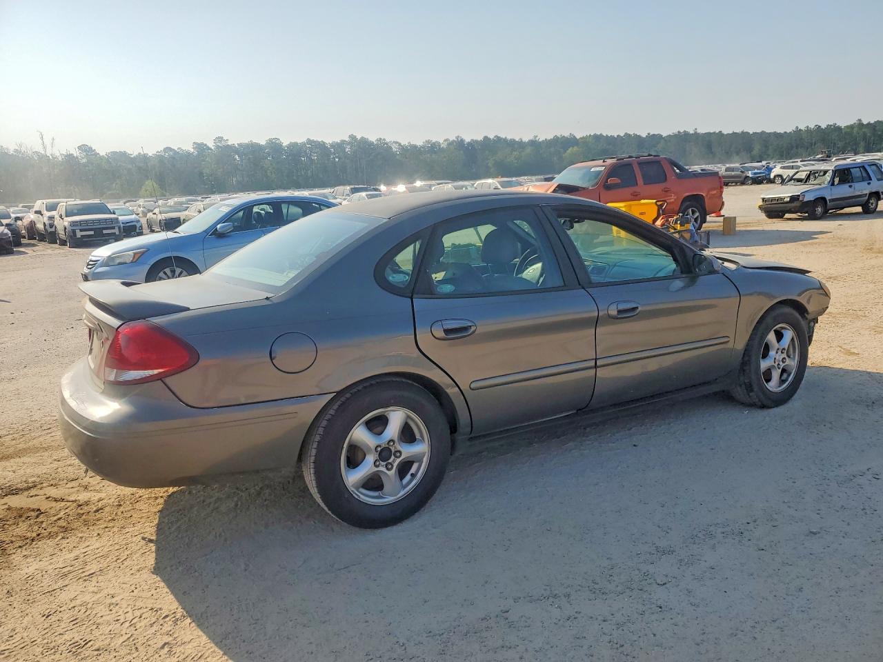 2004 FORD TAURUS photo 7