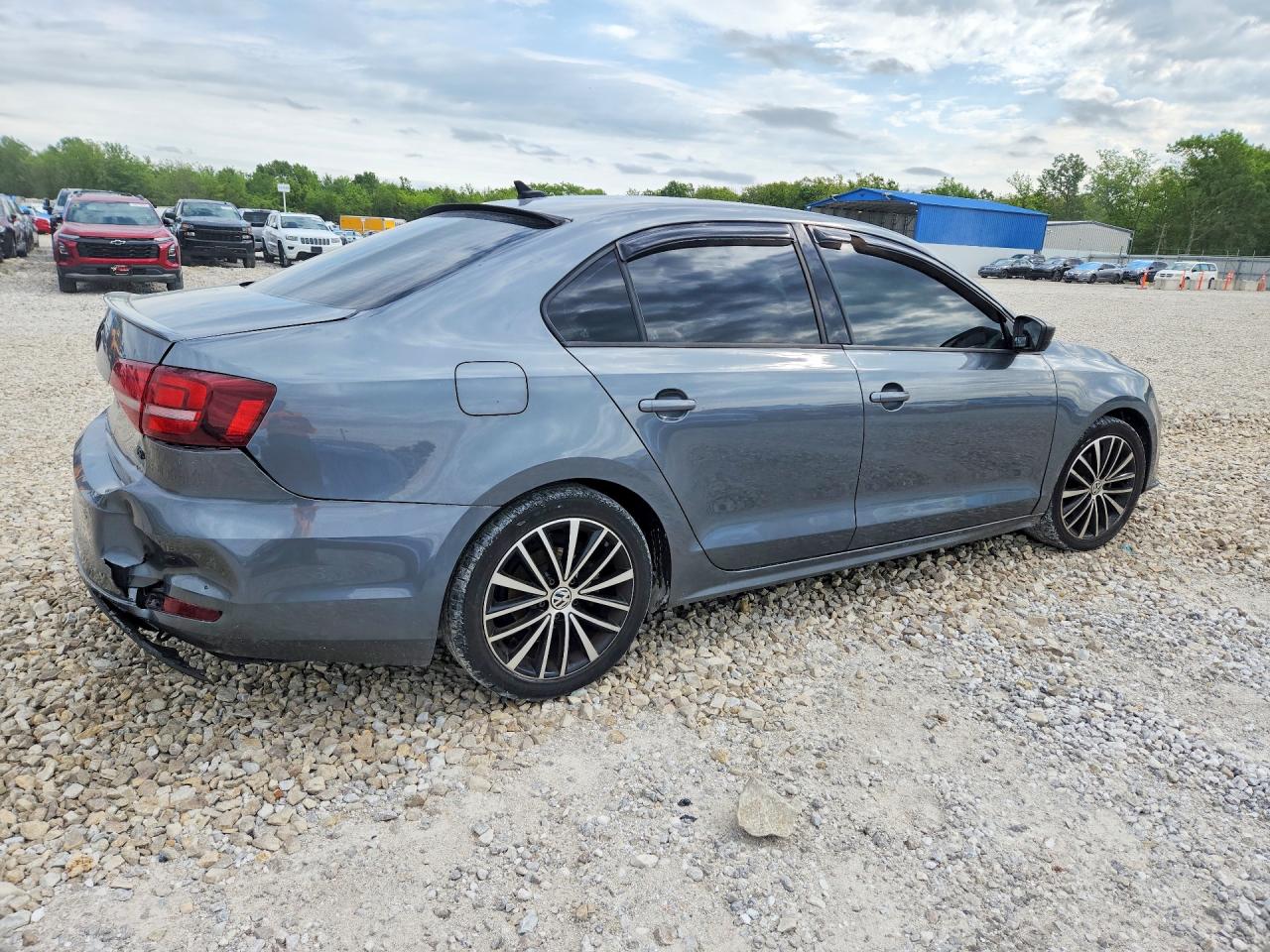 2016 VOLKSWAGEN JETTA SPORT photo 5
