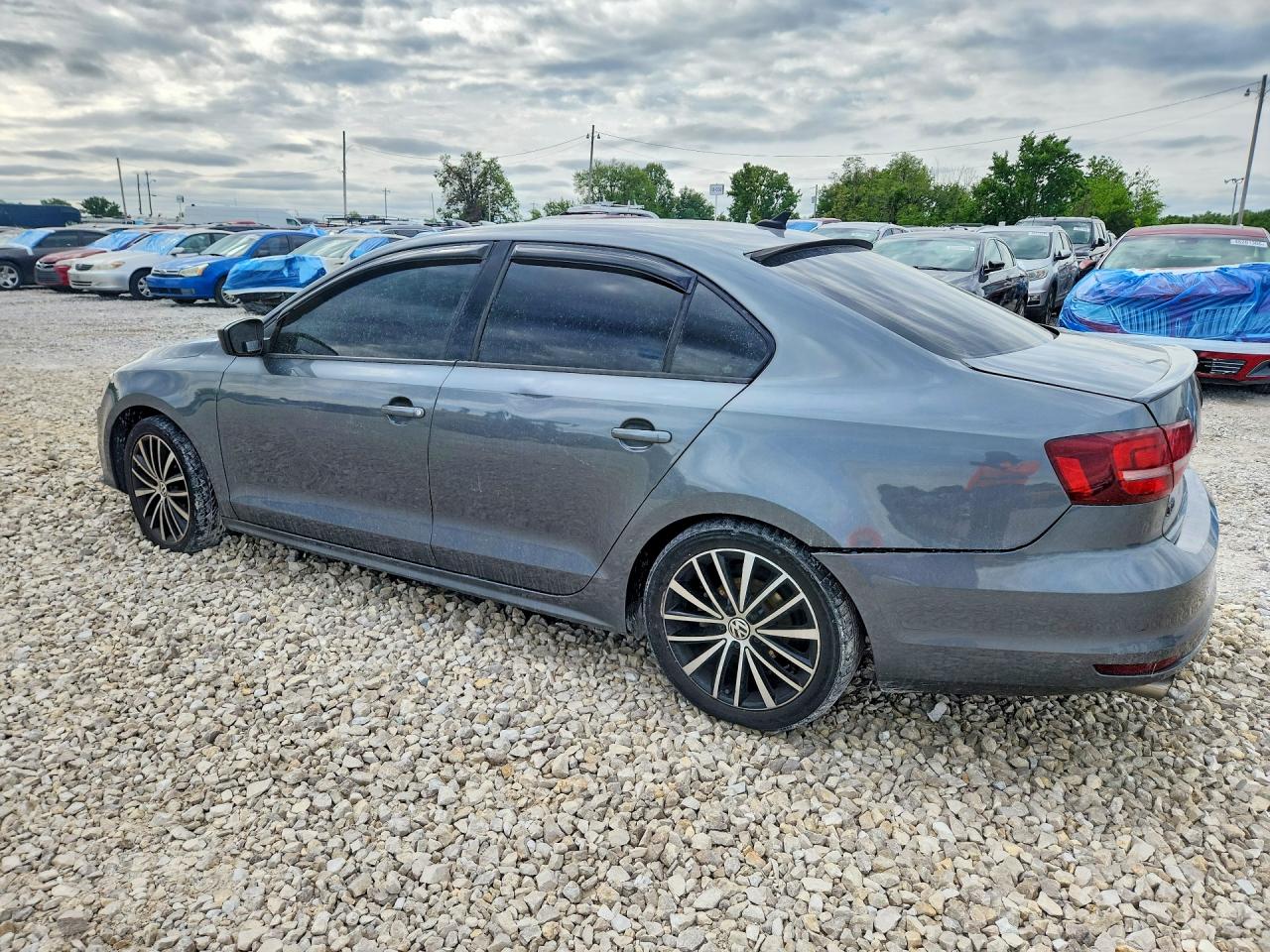 2016 VOLKSWAGEN JETTA SPORT photo 3