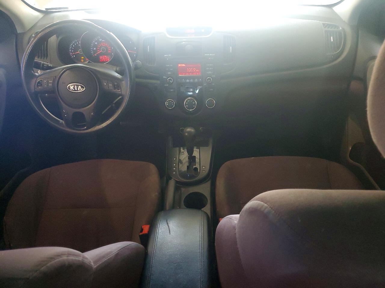 2010 KIA FORTE EX photo 22