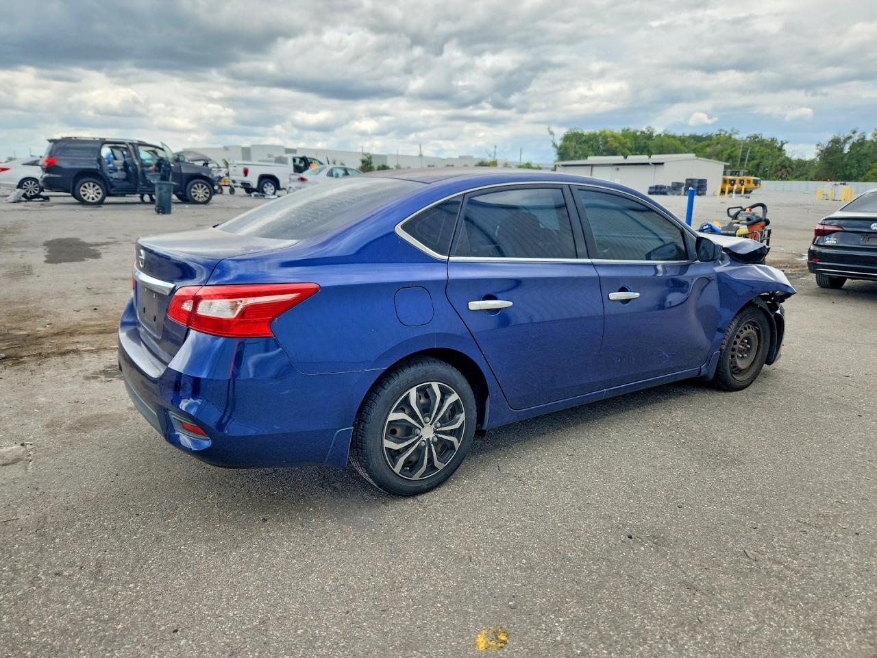 2016 NISSAN SENTRA S photo 5