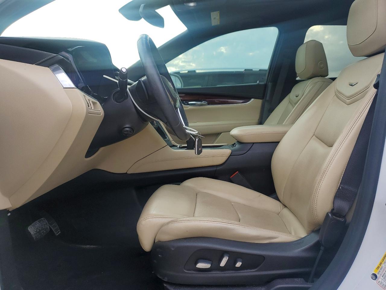 2017 CADILLAC XT5 LUXURY photo 13