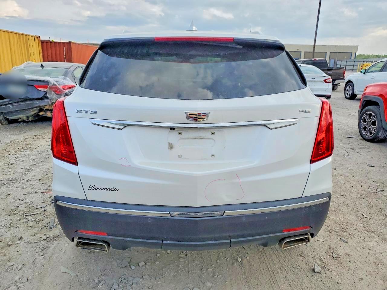 2017 CADILLAC XT5 LUXURY photo 11