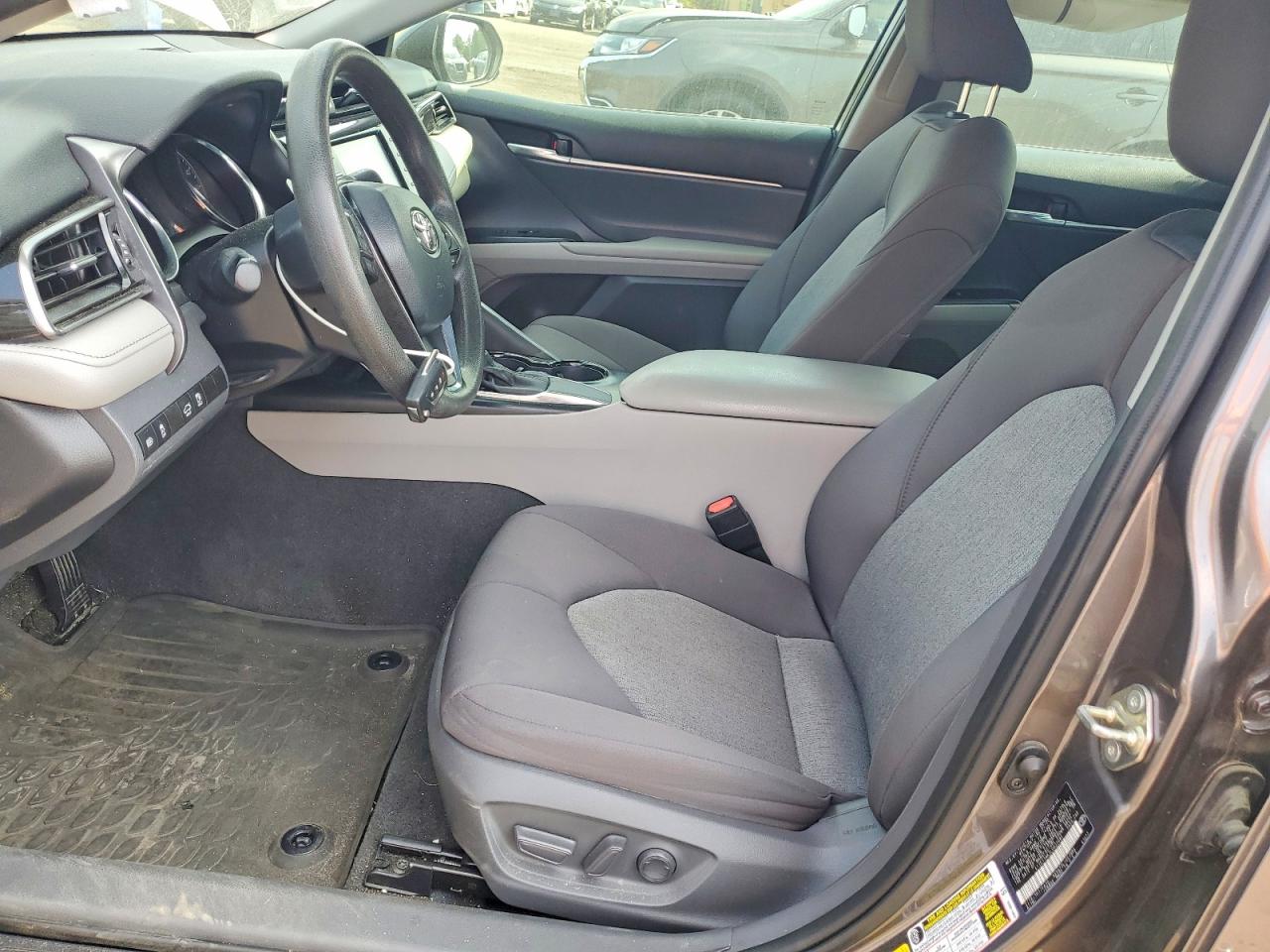 2020 TOYOTA CAMRY LE photo 13