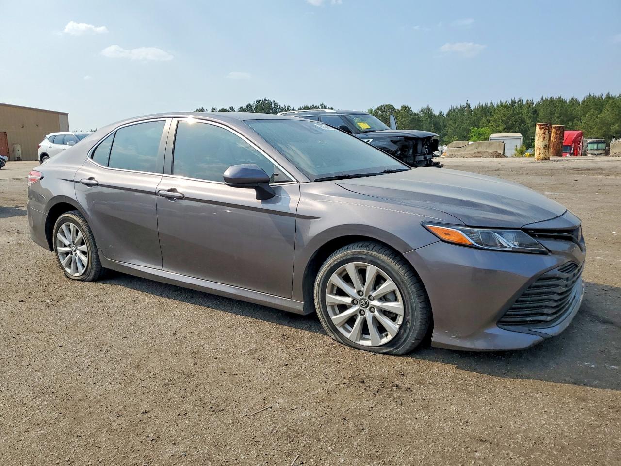 2020 TOYOTA CAMRY LE photo 7