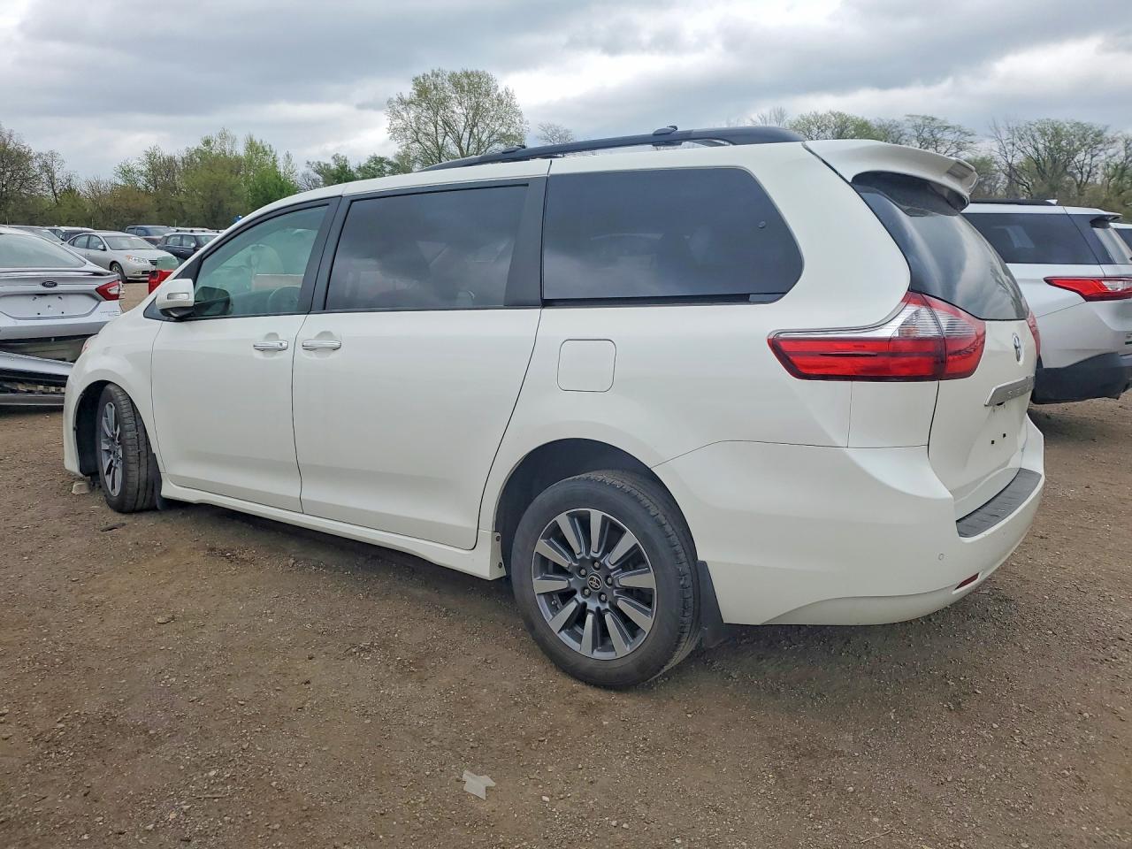 2020 TOYOTA SIENNA LIMITED 7-PASSENGER photo 3