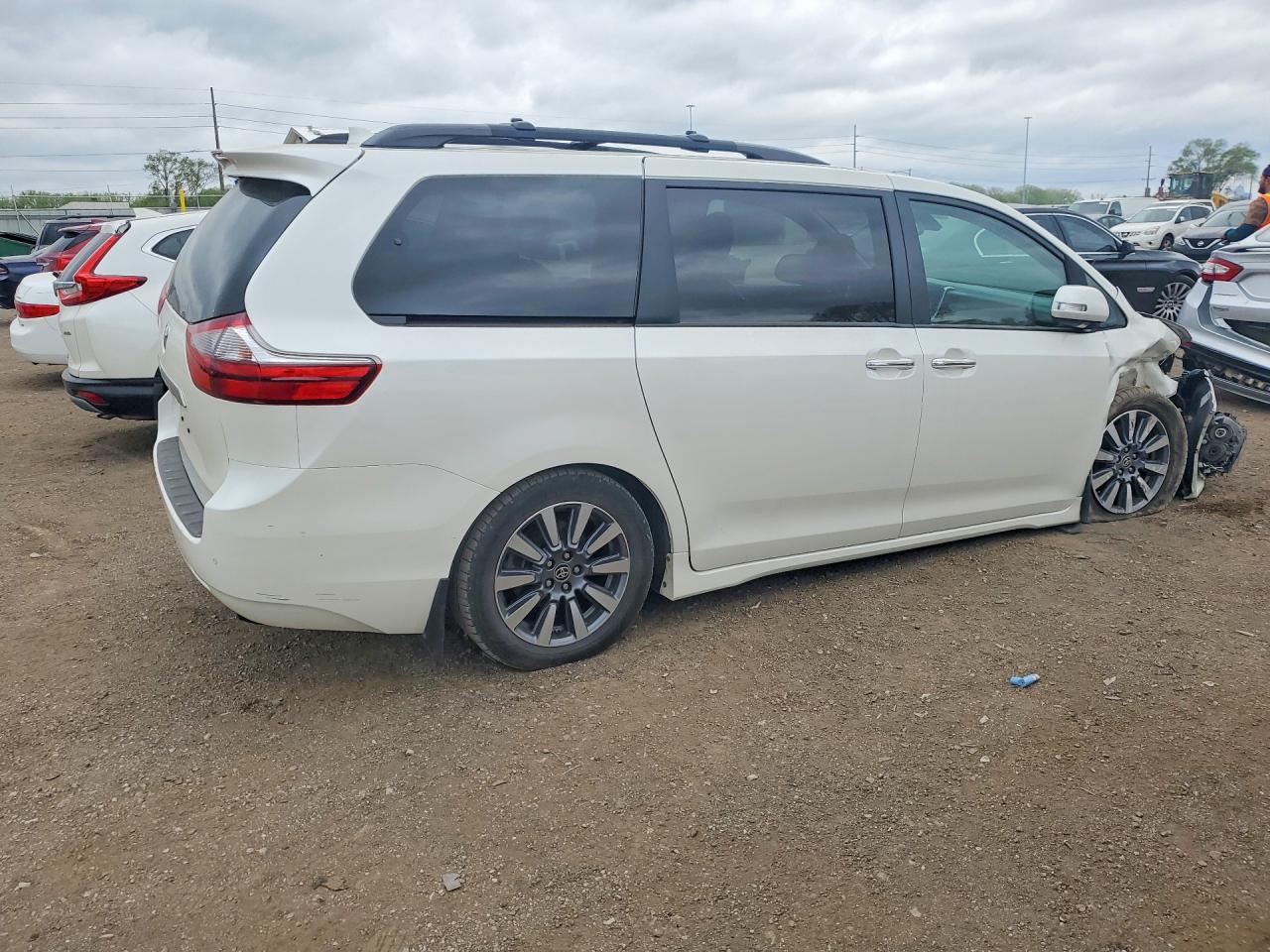 2020 TOYOTA SIENNA LIMITED 7-PASSENGER photo 5