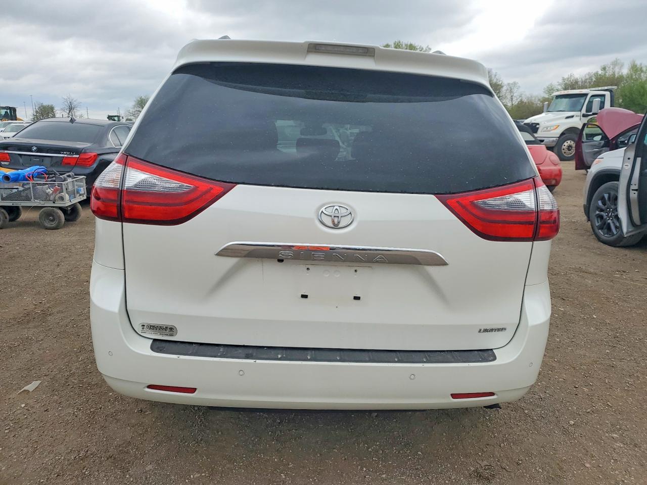 2020 TOYOTA SIENNA LIMITED 7-PASSENGER photo 11