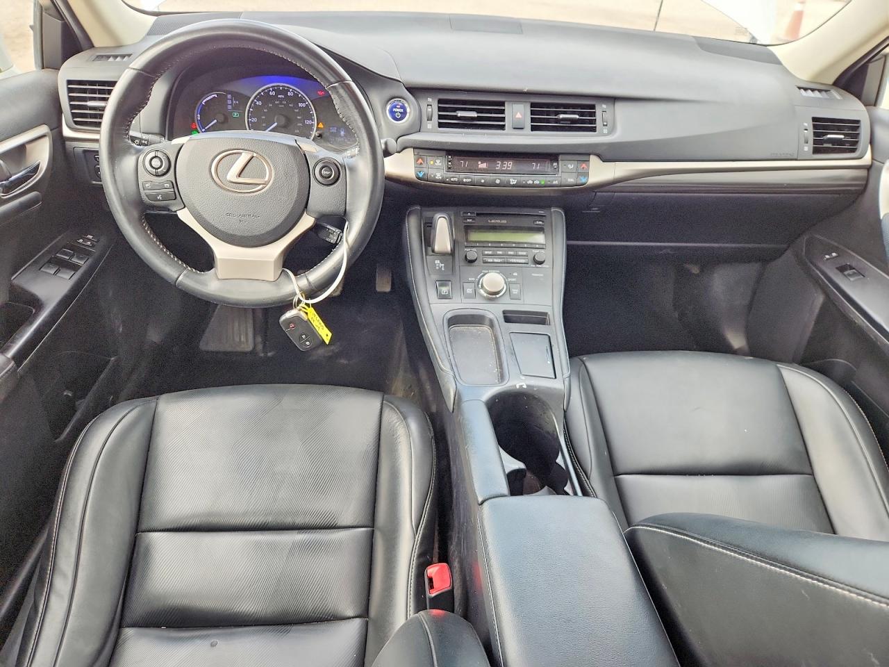 2015 LEXUS CT 200 photo 8