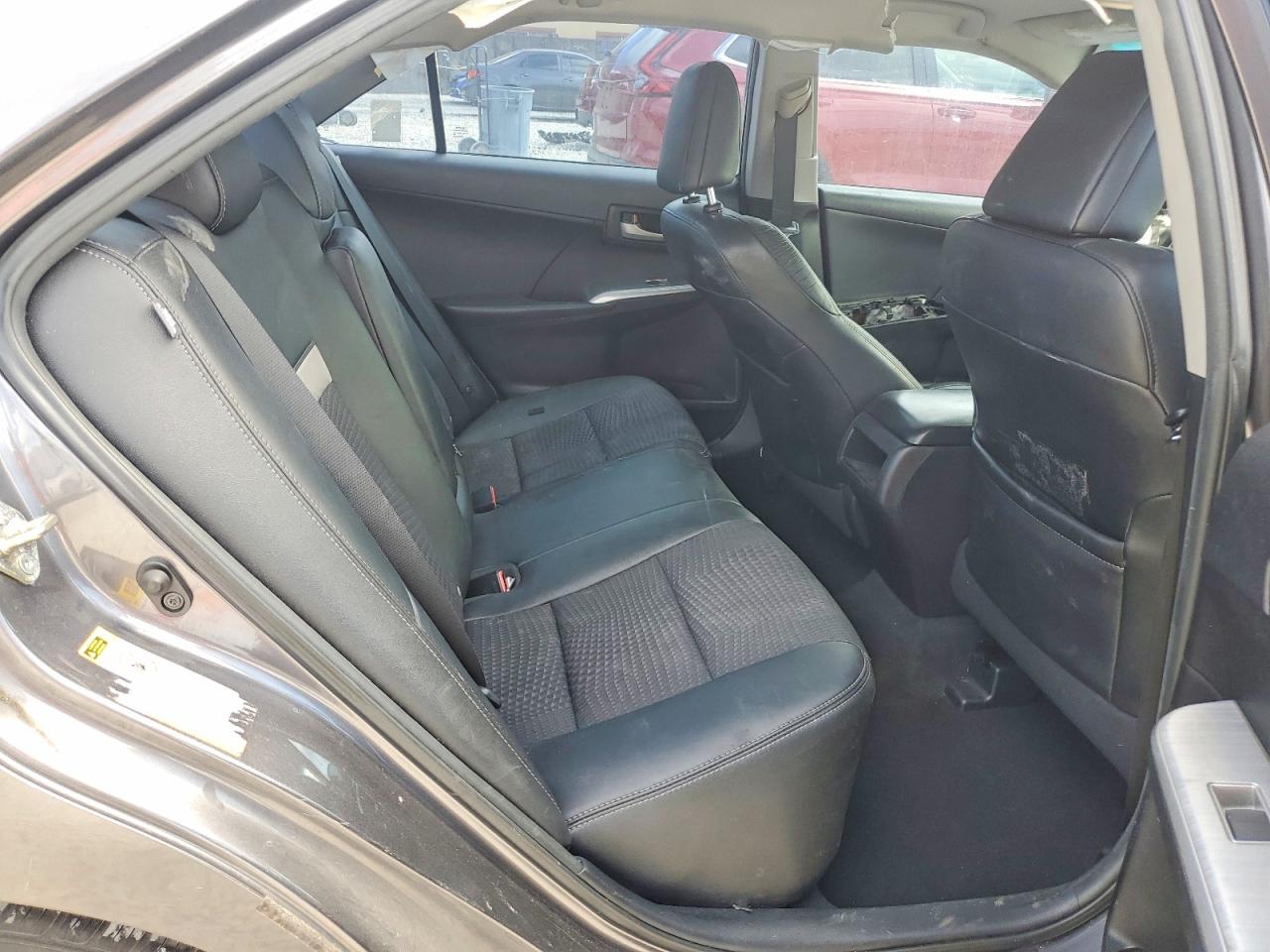 2014 TOYOTA CAMRY SE photo 19