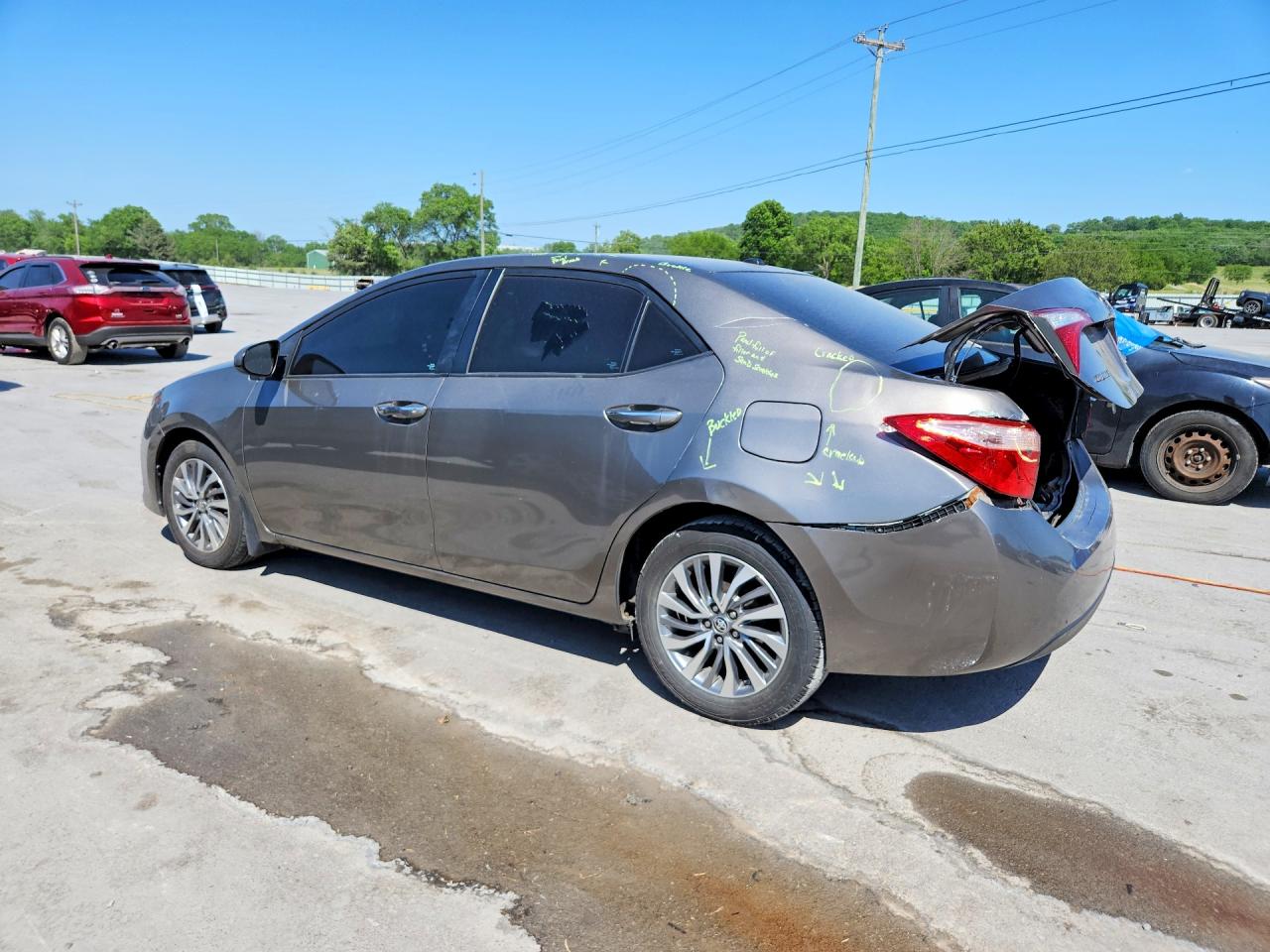 2017 TOYOTA COROLLA XLE photo 4