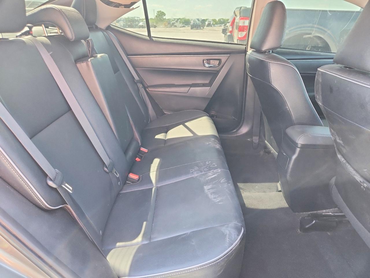 2017 TOYOTA COROLLA XLE photo 28
