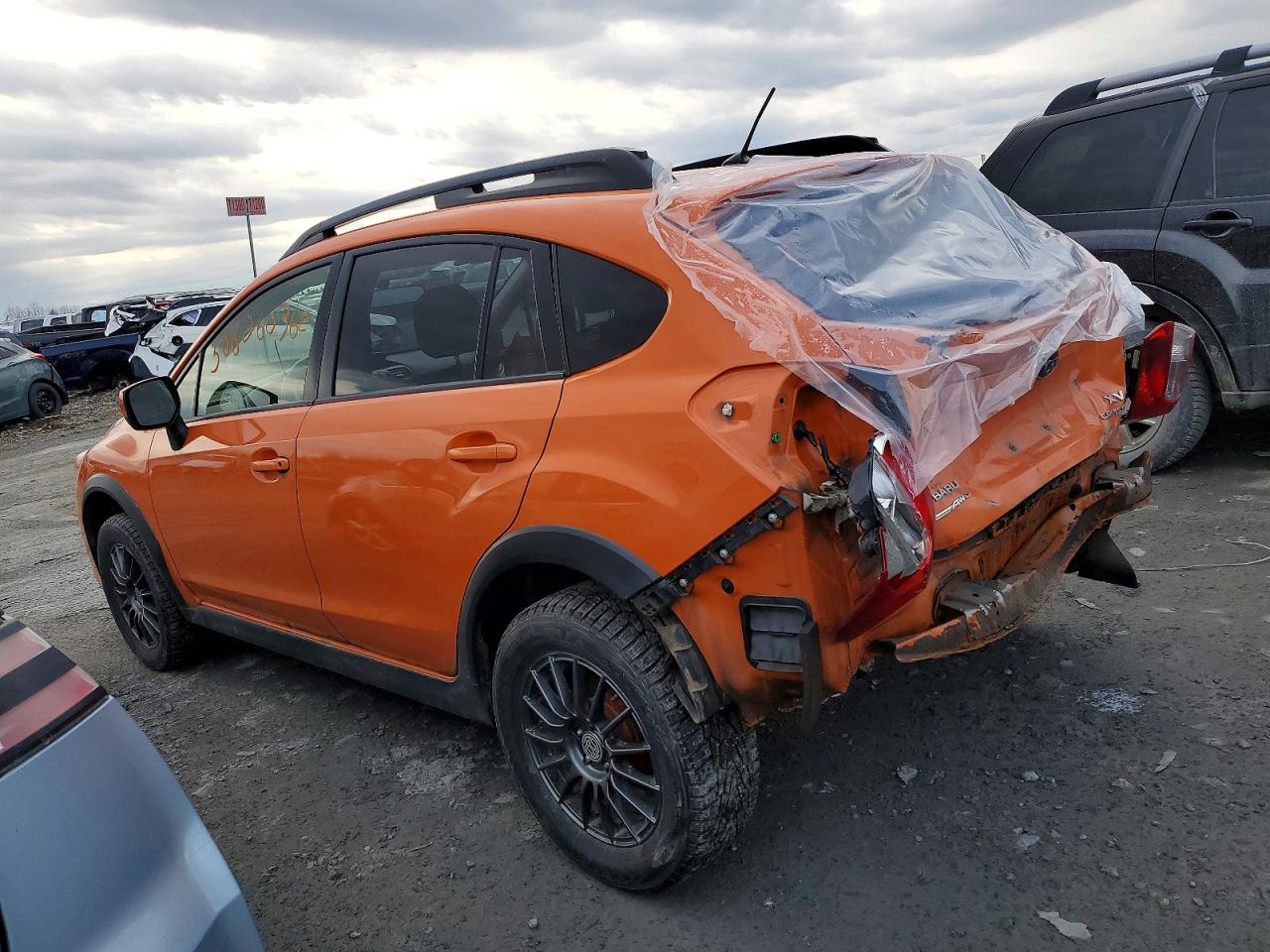 2014 SUBARU XV CROSSTREK photo 3