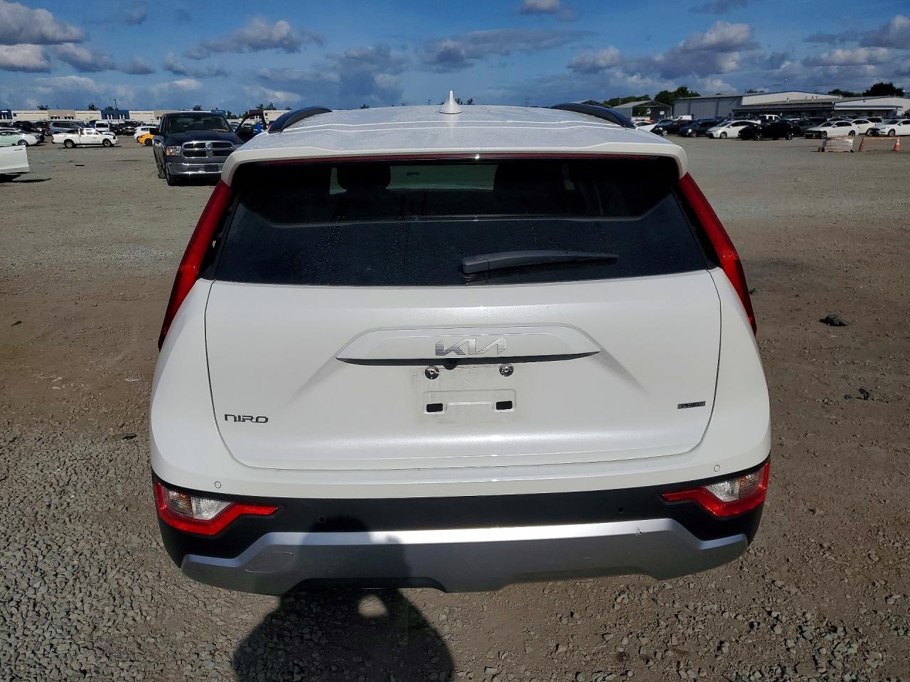 2023 KIA NIRO EX photo 6