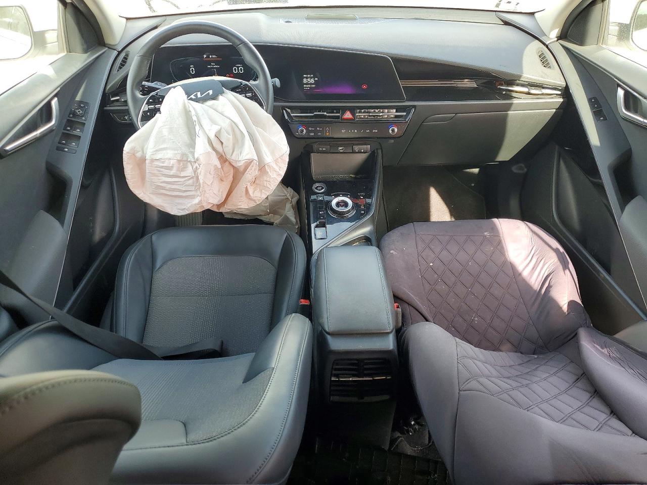 2023 KIA NIRO EX photo 8